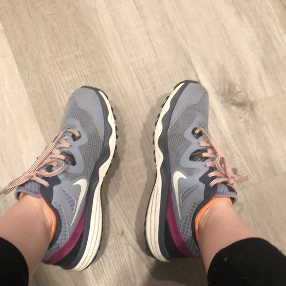 Nike trail sneakers size 7.5 - Picture 9 of 9